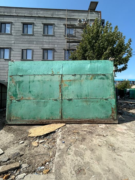 Контейнер , гараж