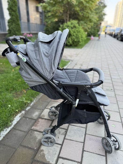 Прогулочная коляска Joie 5,3 кг в связи с переездом