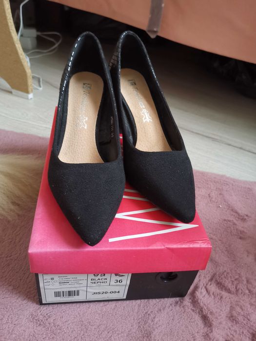 Обувки Tendez, нови