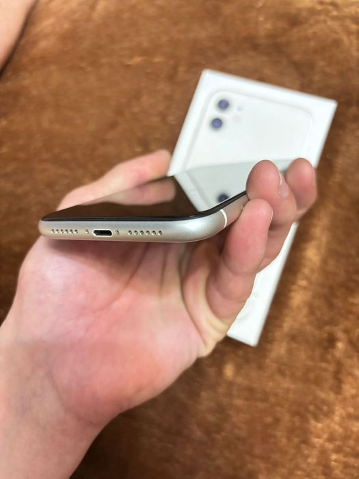 Продам айфон 11 на 64гб