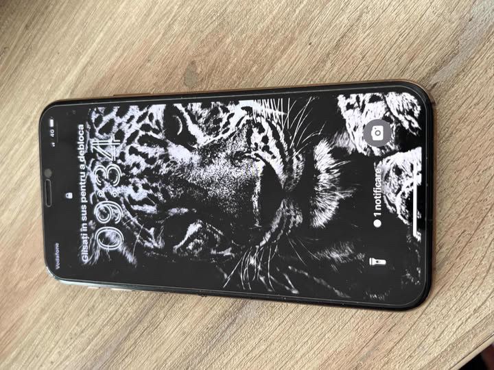 Iphone xs 64gb ca nou lam folosit cateva zile.