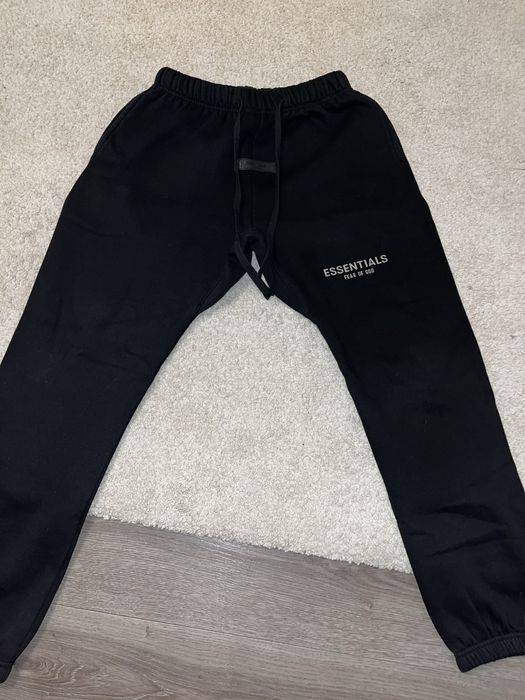 Pantaloni essentials marimea M