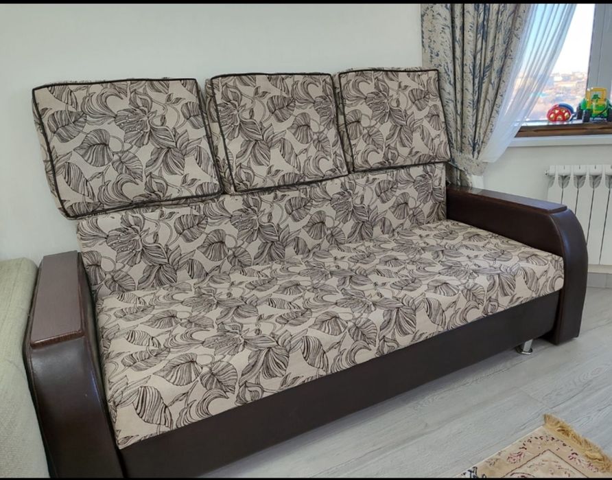 Продаётся диван для гостиной