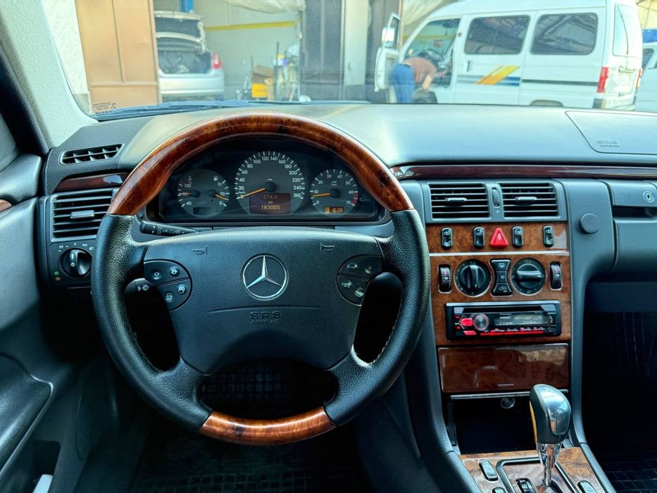 Mercedes benz w210 2.4l