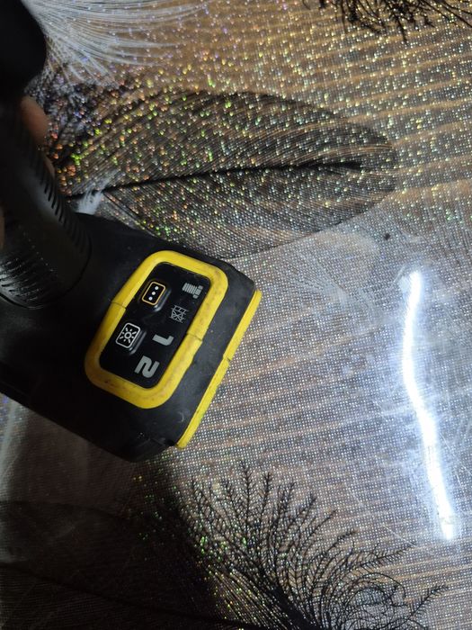Cheie impact DEWALT  DCF 921 18 V