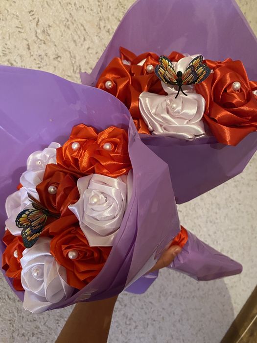 Цветы атласвый