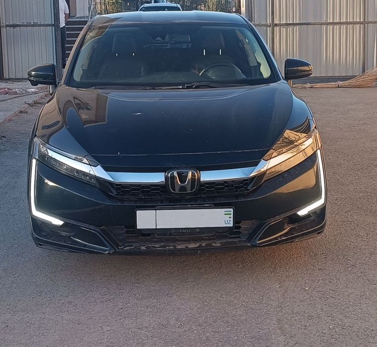 Honda Clarity (гибрид)