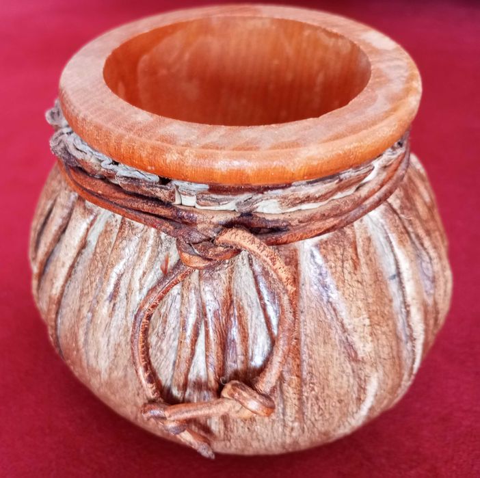 Винтидж ръчно изработена чаша шейкър за зарове от кожа и дърво