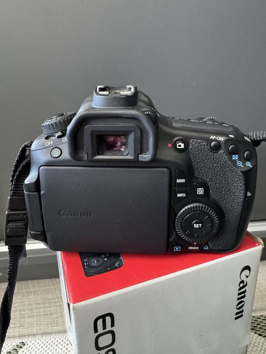 Canon 60D + Sigma 17-70mm F2.8-4.5 DC Macro – много запазен комплект