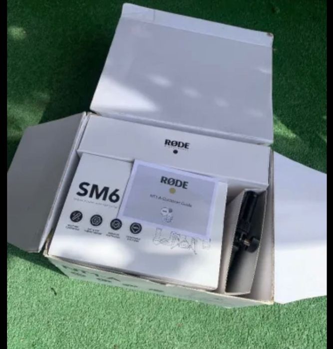 Професионален студио кондензаторен микрофон