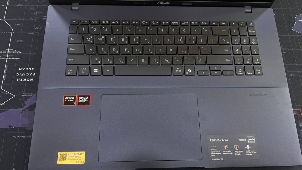 Asus Vivobook M18