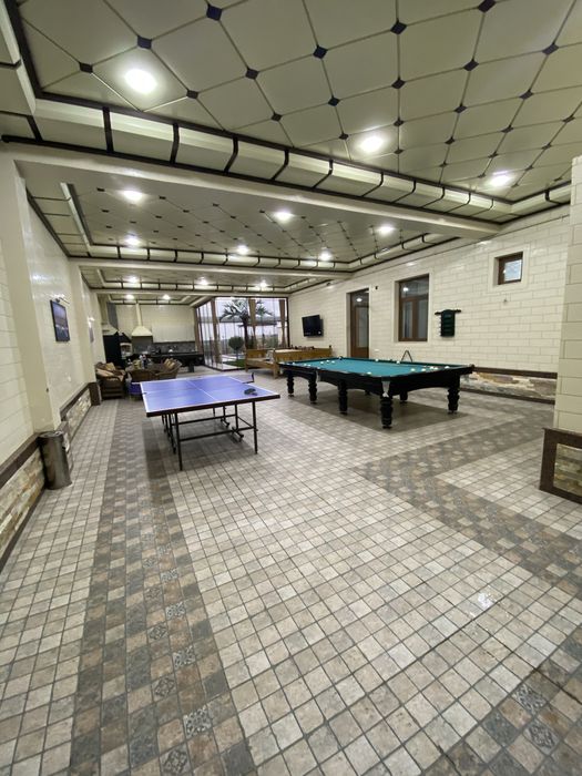 Акташ дача с собстсвенным футболним стадионом и волейболной полем.