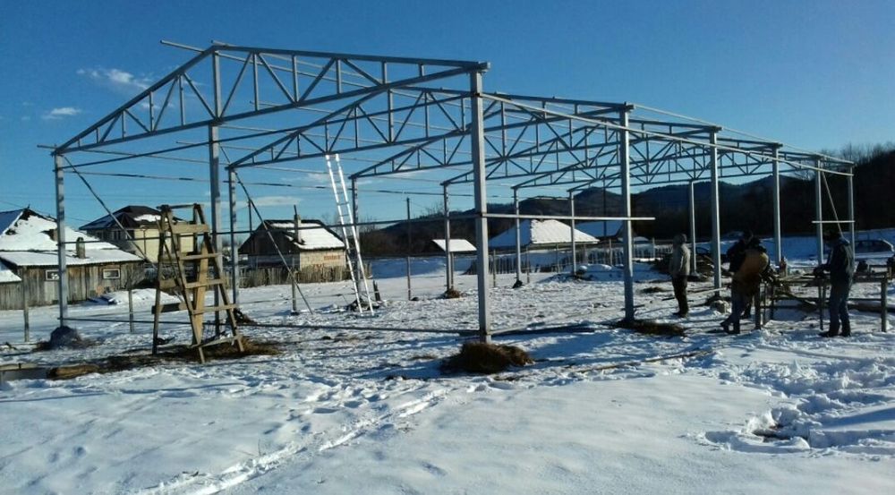 Vand hale metalice cu panouri sandwichi 12x10 m