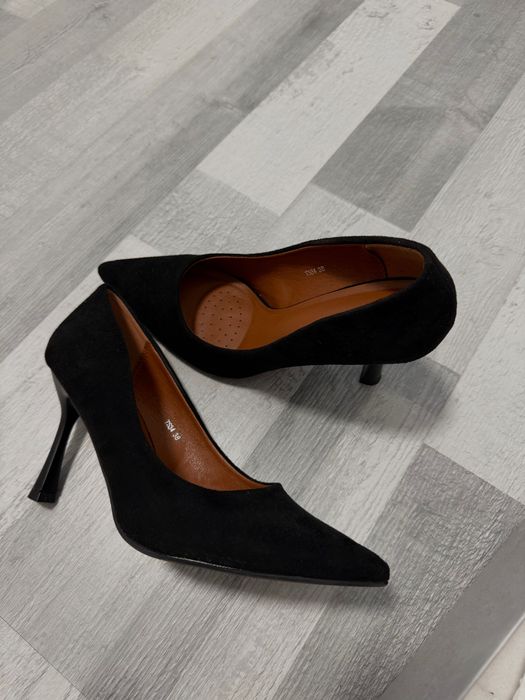 Велурени токчета