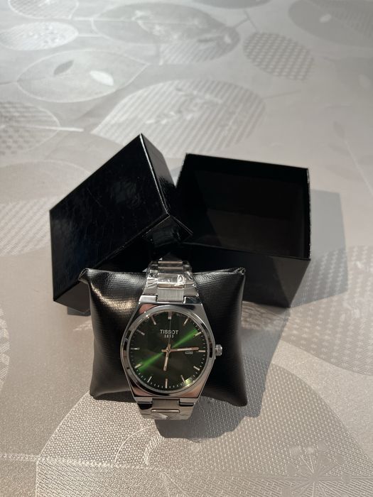 Часы нарукавные.