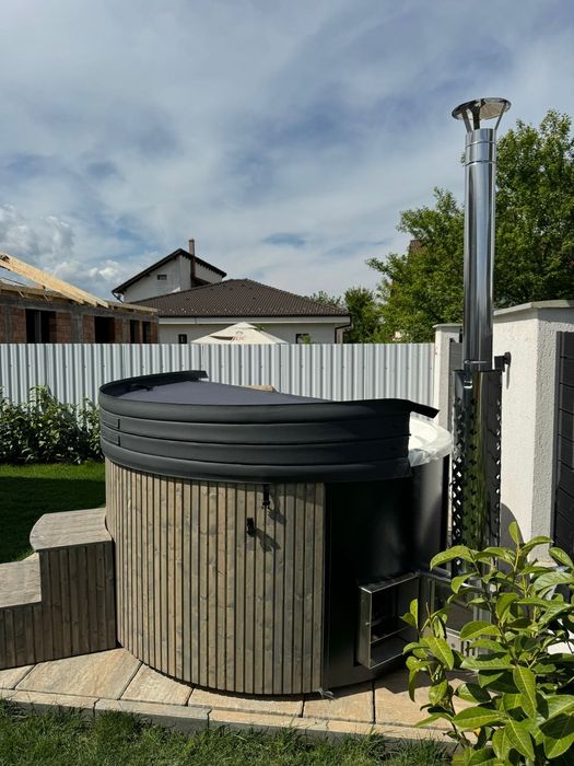 Джакузи с вградена печка на дърва