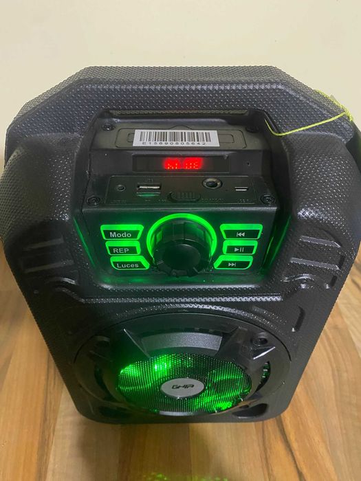 Преносим високоговорител GHIA GSP-005 + Динамичен микрофон