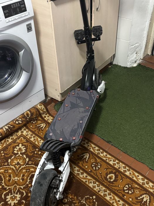 Продам электро самакат куго g1