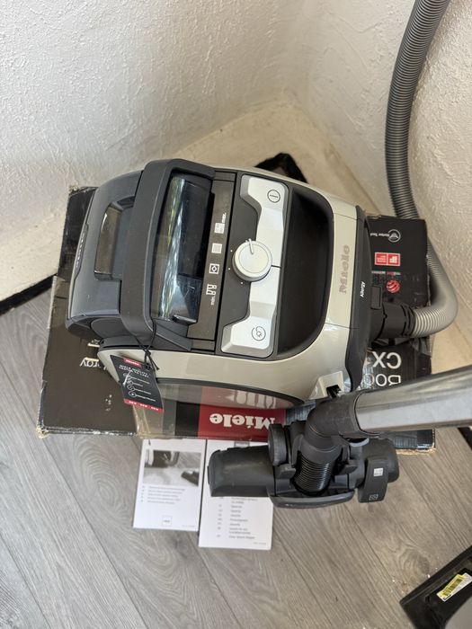 Прахосмукачка без Торба Miele Boost CX1 Allergy 890W HEPA Немска!