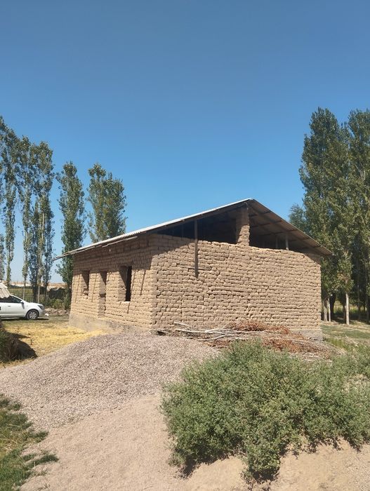 Ахмад Яссавий колхозида 6 сотк 2 хонали ховли сотилади