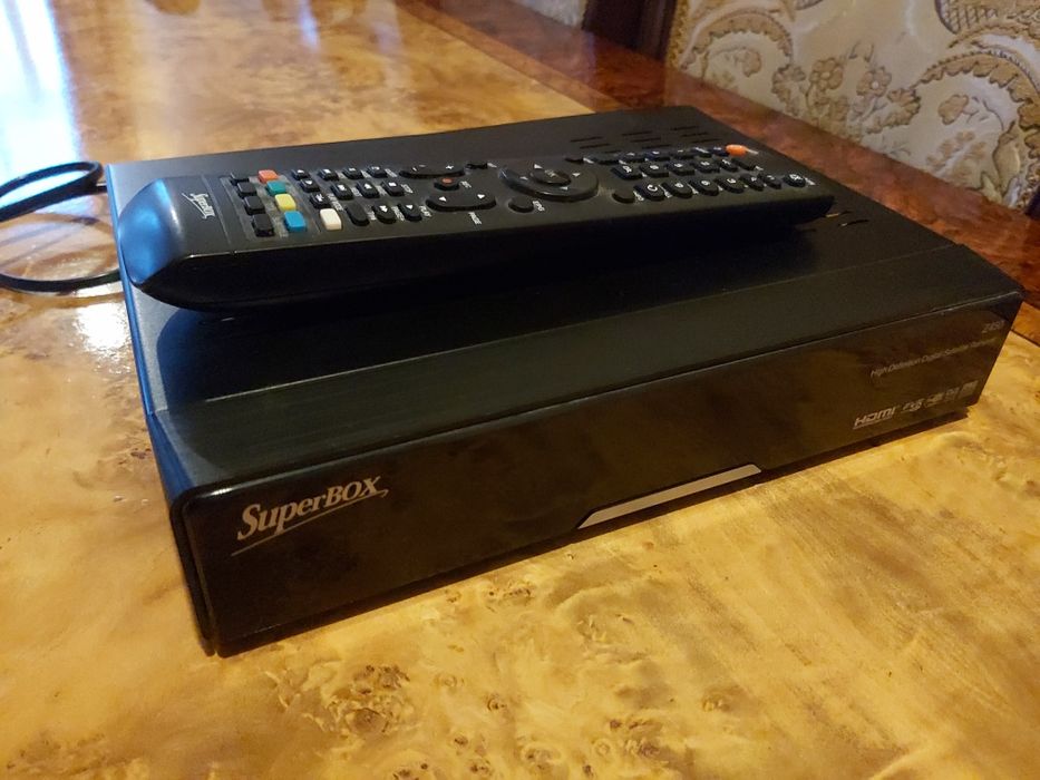 Тюнер спутниковый цифровой superbox Z450