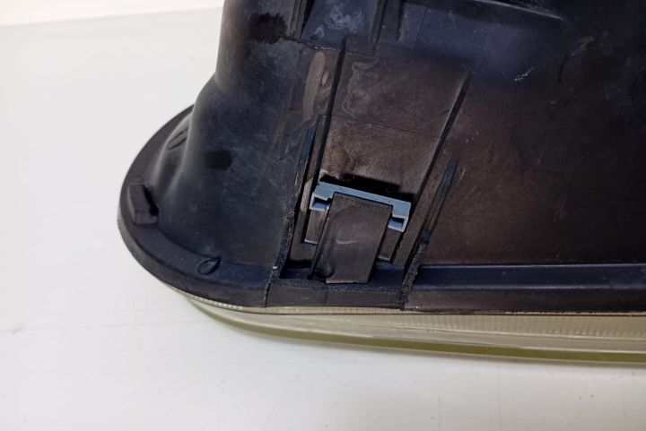 Far dreapta cu cleme rupte Volkswagen VW Golf a 4-a generatie