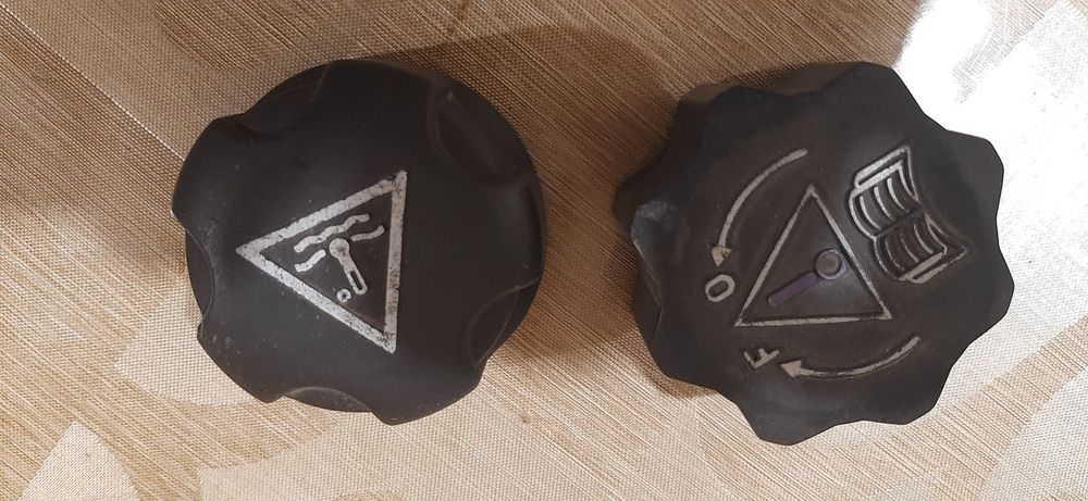 ПОДАРЯВАМ/продавам части за Пежо 307