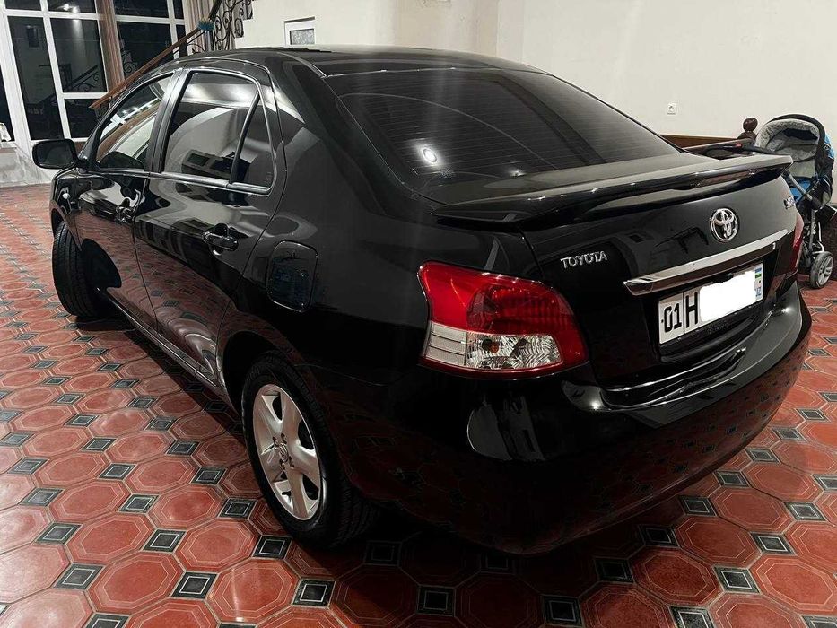 Срочно! Toyota Yaris с небольшим пробегом!