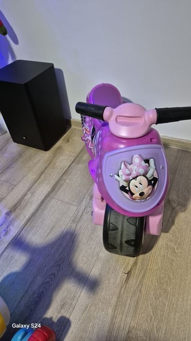 Vând trenulet si calut vtech,masinuta Mercedes,balansoar și moto