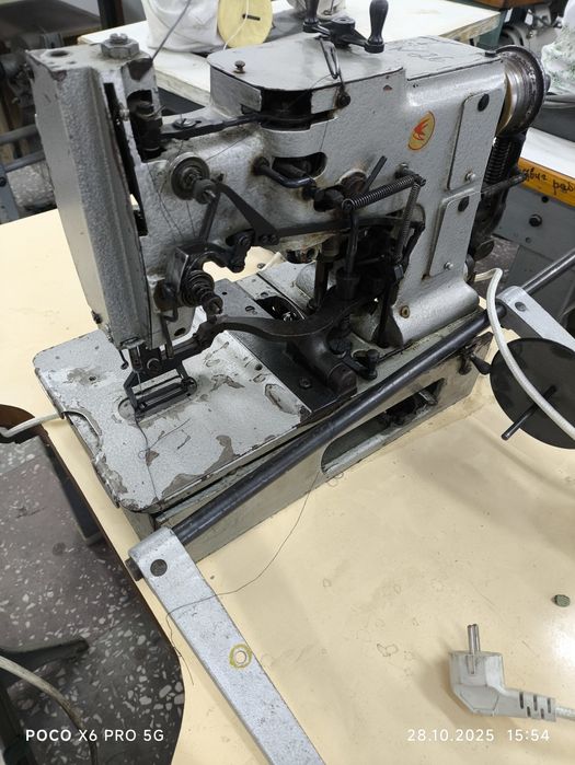 Швейный петельный автомат