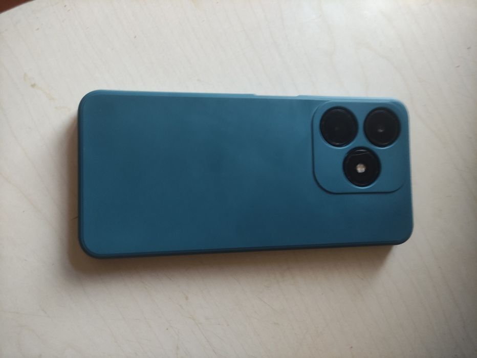 Продам телефон .