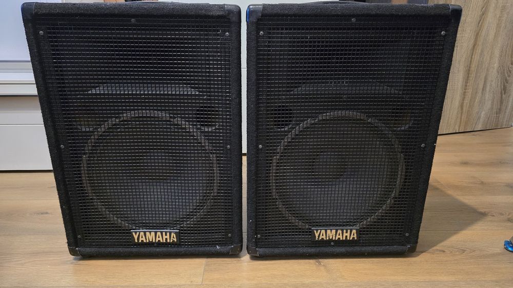 Продавам озвучителни тонколони Yamaha S12e