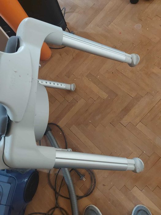 Vand scaun de dus / cada din aluminiu si plastic, cu inaltime reglabila.