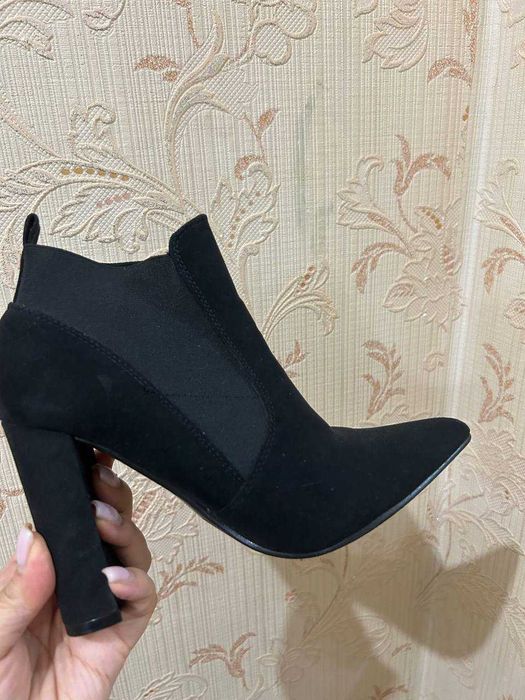 женские полусапожки 36-37 размер