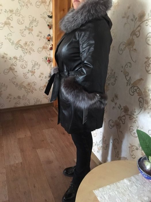 Продам новую кожаную куртку.