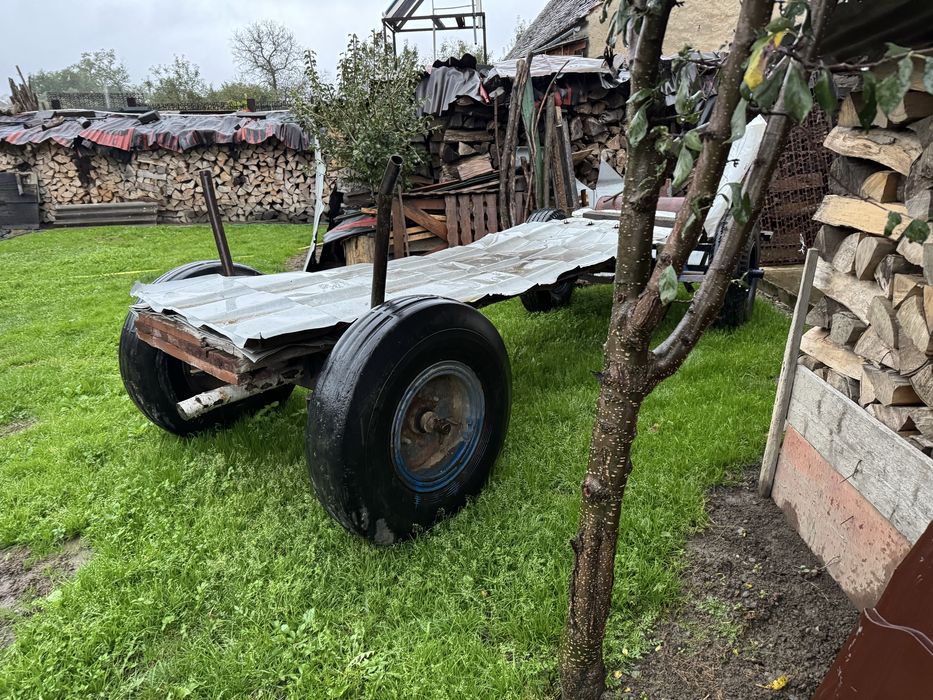 Căruț / platformă agricolă 4 roți pentru tractor
