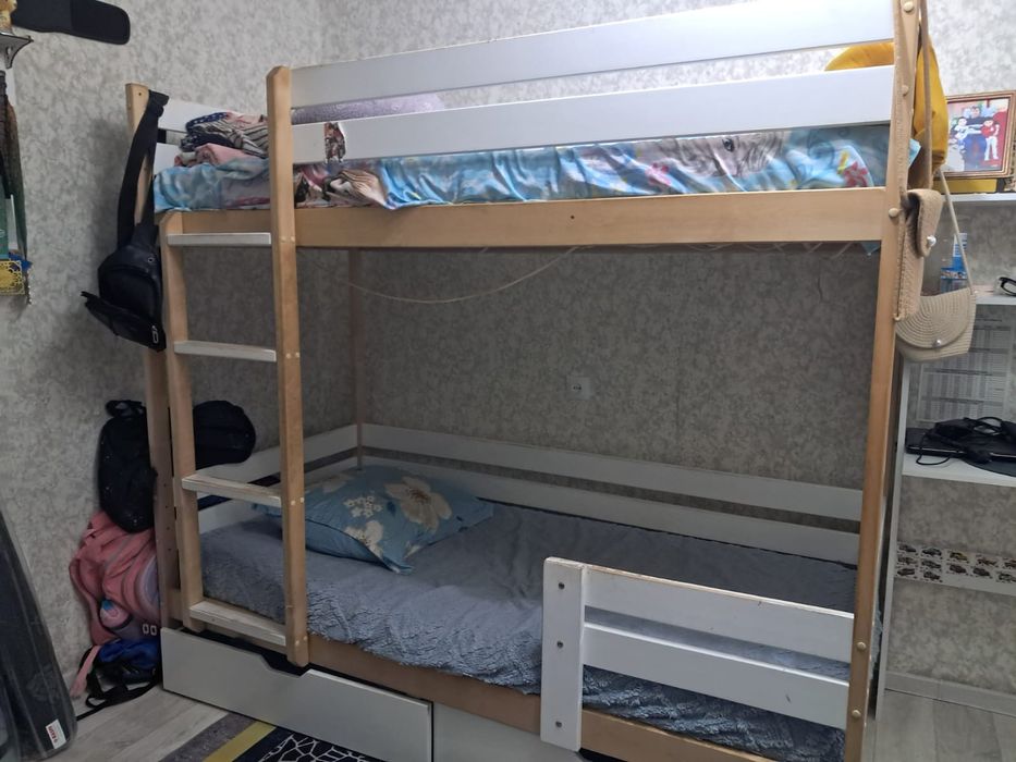 Срочно продам двухъярусную кровать!