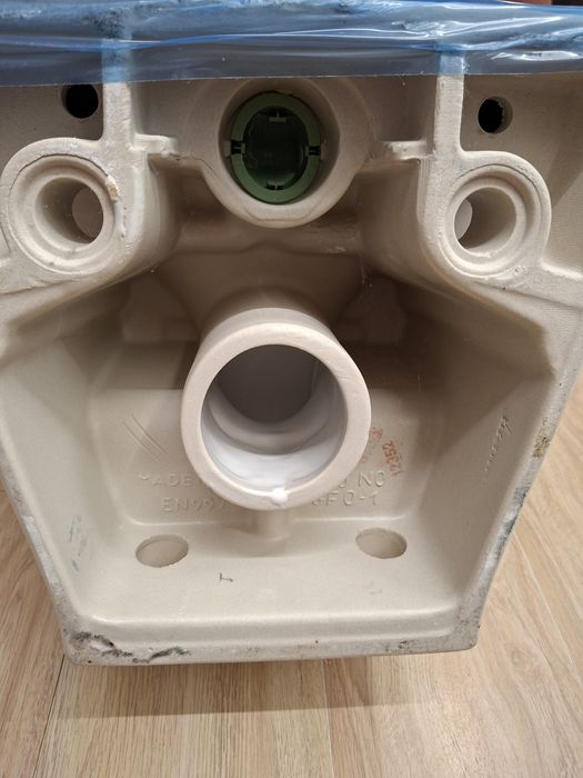 Тоалетна чиния ROCA