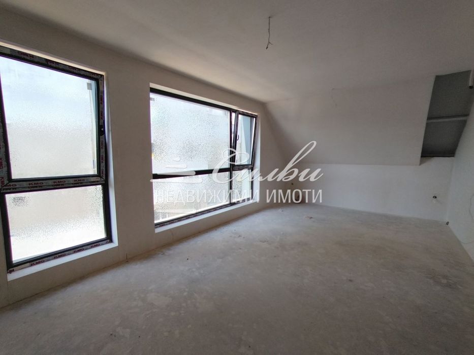 Тристаен апартамент в НОВОСТРОЯЩА СЕ жилищна сграда - Пети полк