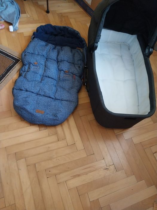 Cărucior de copii
