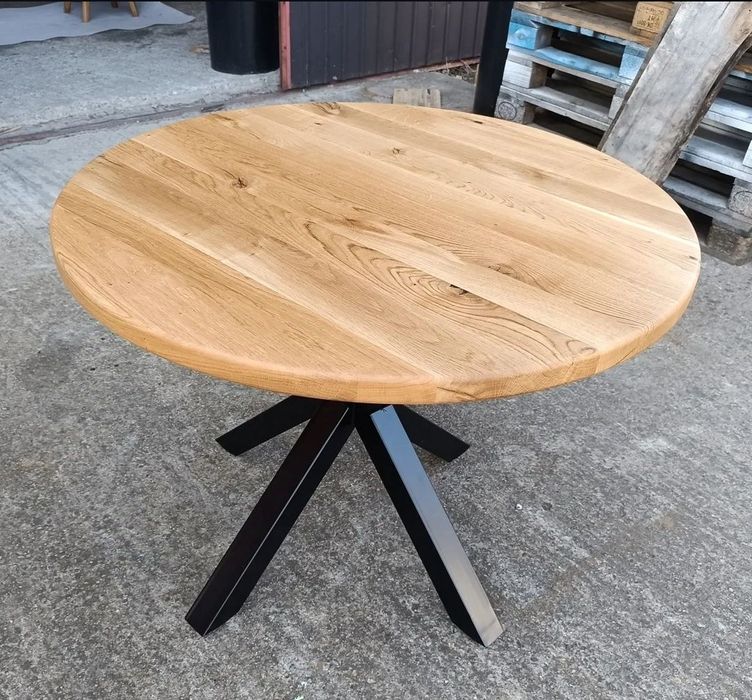 Маси от масив дъб и метални крака