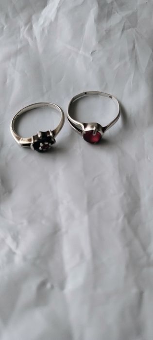 Două inele de argint