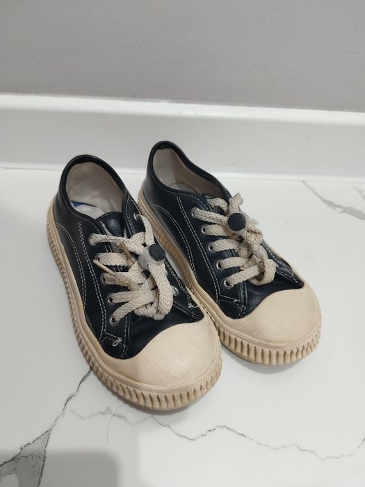 Кроссовки для девочки