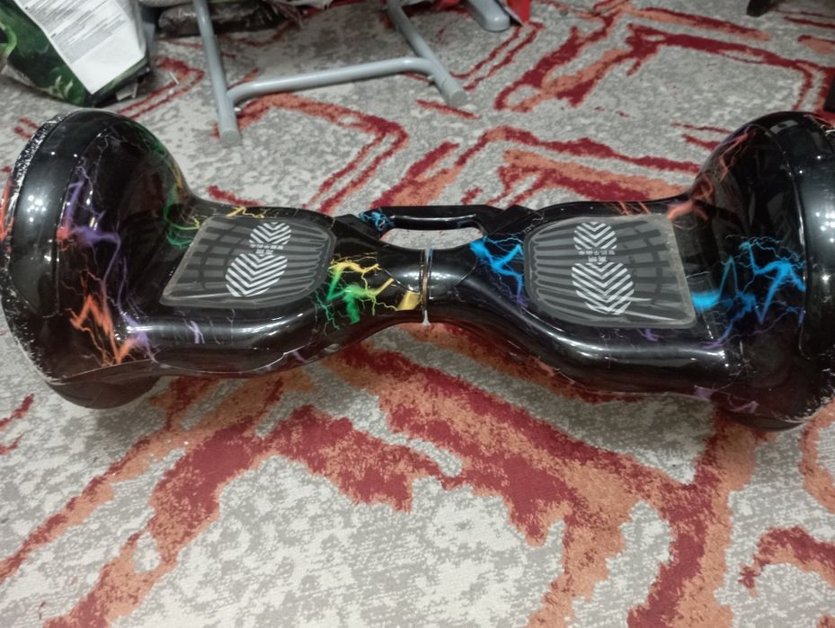 Продаю гироскутер срочно !