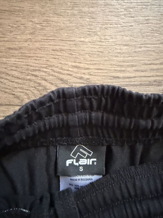 Къси панталони Flair