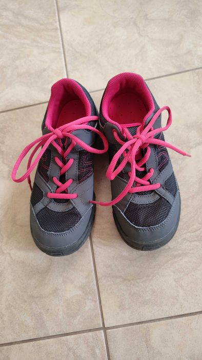 Туристически обувки 35 номер Quechua