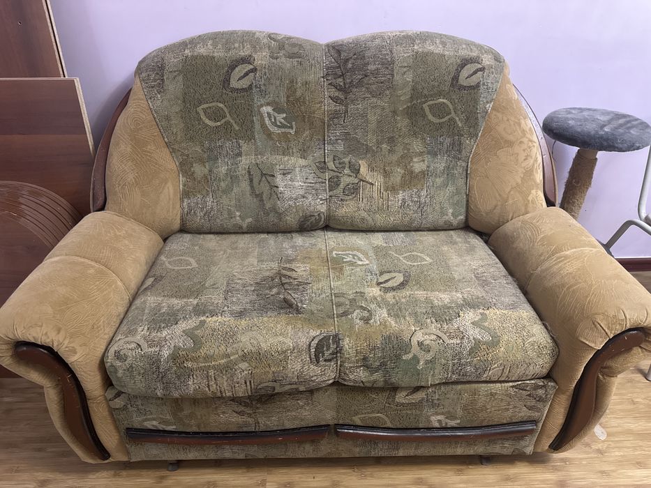 Продается диван срочно
