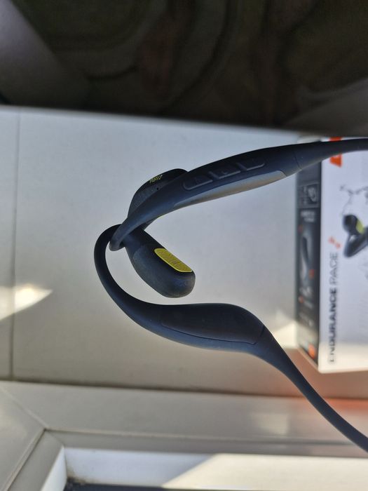 Casti JBL Endurance, rezistente la apa