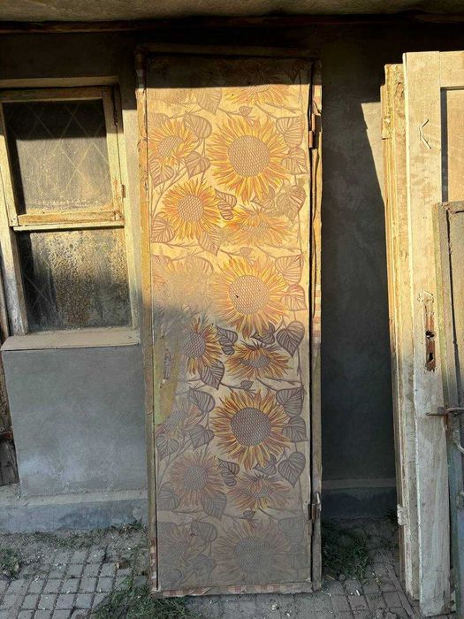 Деревянные б.у. двери (7 штук) 30 000 сум за 1 штуку без коробок