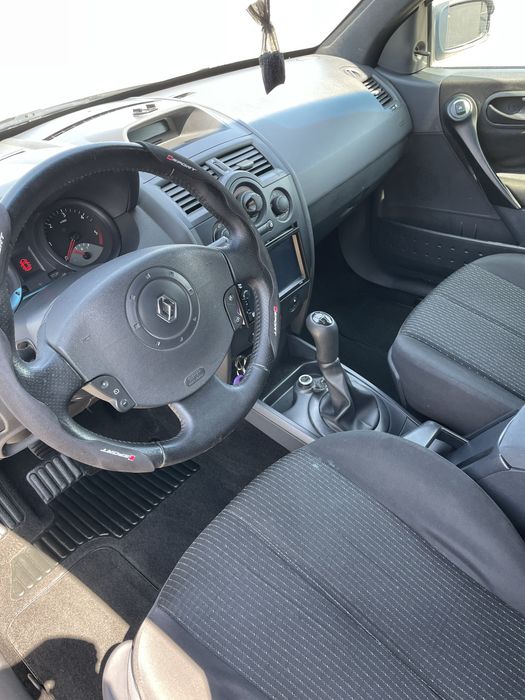 Рено меган 1.5 dci  с камера предна задна обслужено  1300евро